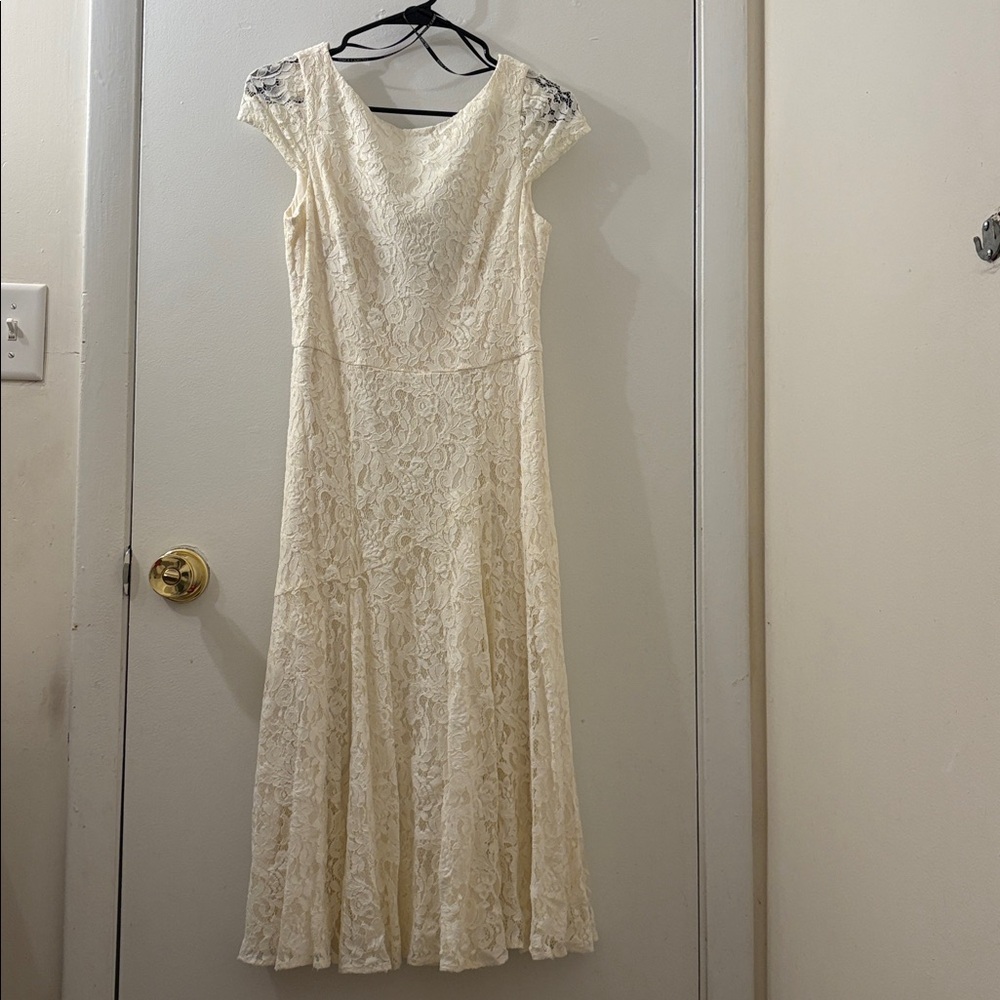 Vince Camuto Ivory Lace Midi Dress - Picture 9 of 12